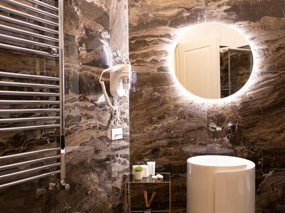 The Best Rent - Elegant Five-Bedrooms Apartment Near Colosseo Róma Kültér fotó