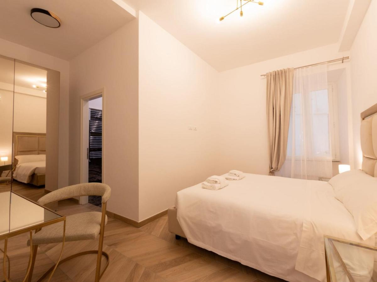 The Best Rent - Elegant Five-Bedrooms Apartment Near Colosseo Róma Kültér fotó