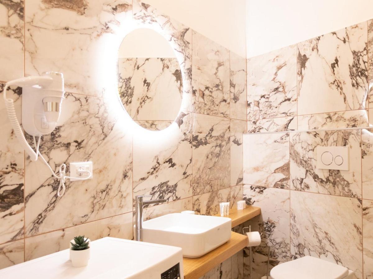 The Best Rent - Elegant Five-Bedrooms Apartment Near Colosseo Róma Kültér fotó
