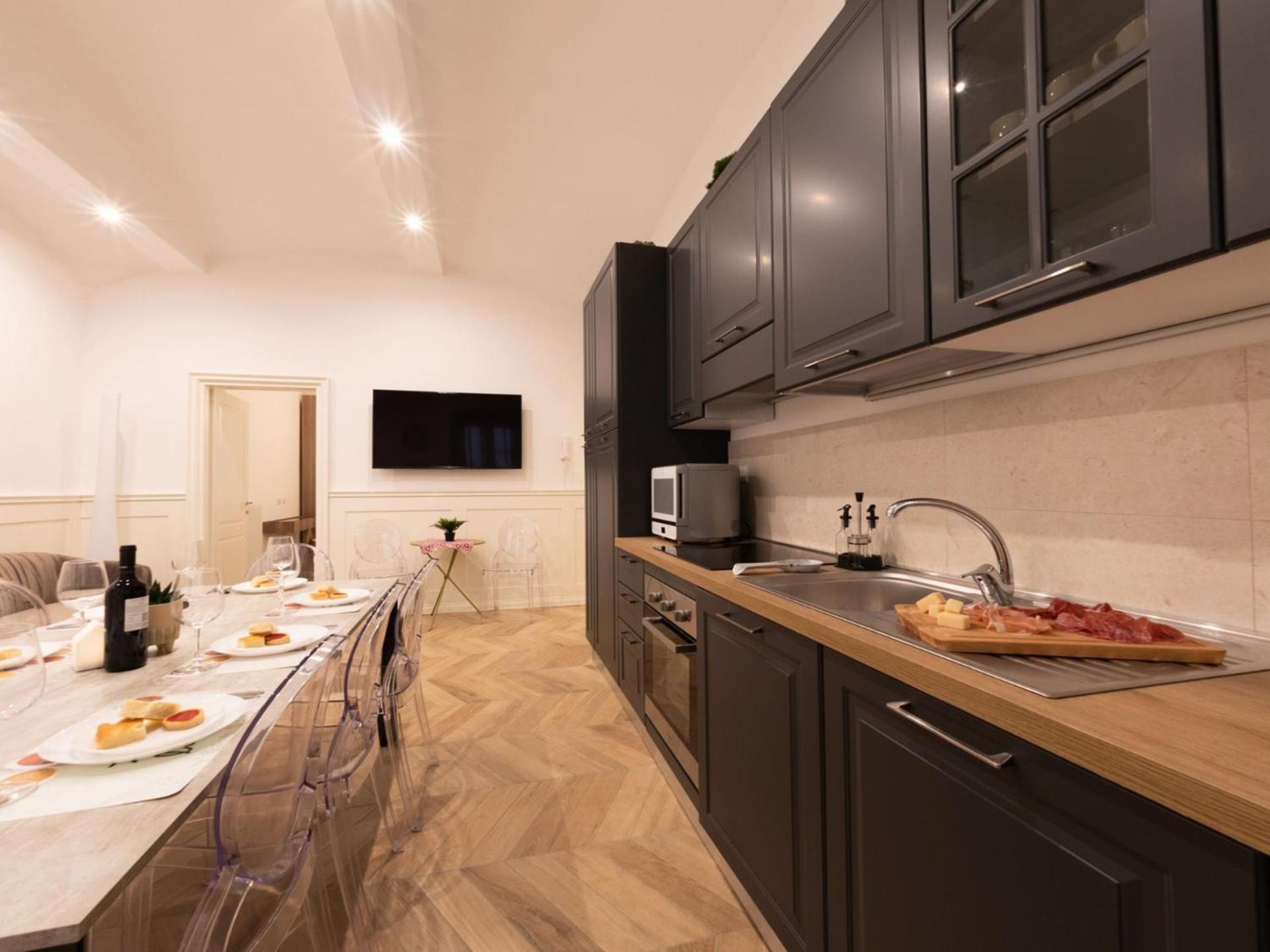 The Best Rent - Elegant Five-Bedrooms Apartment Near Colosseo Róma Kültér fotó